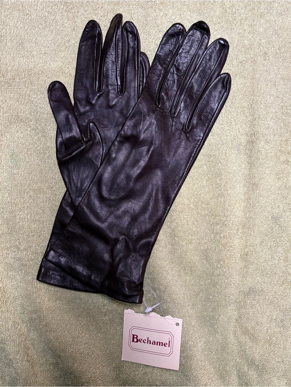 Bechamel leather silk lined gloves.